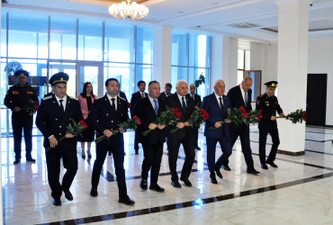 Pirallahı rayonunda Ulu Öndər Heydər Əliyevin anadan olmasının 103-cü ildönümünə həsr olunmuş ağacəkmə aksiyası və  “Heydər Əliyev–Xalqa həsr edilən ömür” başlıqlı tədbir keçirilib
