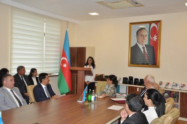 Pirallahı rayonunda yeni tədris ilinin başlanması münasibətilə  təhsil müəssisələrinin rəhbərləri və 2025–2026-cı tədris ilində yüksək nəticələrlə ali təhsil müəssisələrinə qəbul olunmuş məzunlarla  görüş keçirilib