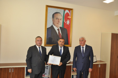 Dövlət qulluqçularının peşə bayramı gününə həsr olunmuş tədbir keçirilib