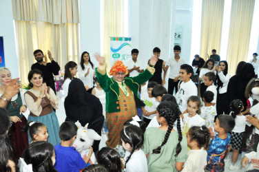 Pirallahı rayonunda Azərbaycan Dövlət Kukla Teatrının təqdimatında  tamaşa nümayiş etdirilib