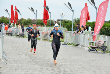 Pirallahıda triatlon üzrə beynəlxalq turnir keçirildi