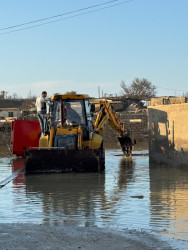 Pirallahı rayonunda fasiləsiz yağan yağışın yaratdığı fəsadlara qarşı tədbirlər davam etdirilir