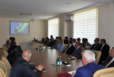 “Konstitusiya və Suverenlik İli” çərçivəsində  “28 May – Müstəqillik Günü”nə həsr olunmuş dəyirmi masa keçirilmişdir