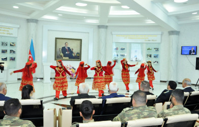 Pirallahı rayonunda Ulu Öndər Heydər Əliyevin anadan olmasının 103-cü ildönümünə həsr olunmuş ağacəkmə aksiyası və  “Heydər Əliyev–Xalqa həsr edilən ömür” başlıqlı tədbir keçirilib