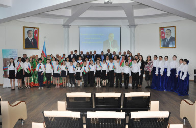 Pirallahıda “Konstitusiya və Suverenlik İli” çərçivəsində ağacəkmə aksiyası və  konfrans keçirilib