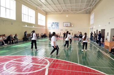 Ümummilli lider Heydər Əliyevin anadan olmasının 102-ci ildönümünə  həsr olunmuş qızlar arasında voleybol turniri keçirilib