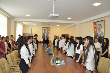 Pirallahı rayonunda qəbul imtahanlarında yüksək nəticə əldə etmiş məzunlarla görüş keçirilmişdir