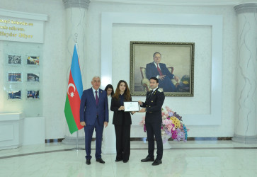 Pirallahı rayonunda Ulu Öndər Heydər Əliyevin anadan olmasının 103-cü ildönümünə həsr olunmuş ağacəkmə aksiyası və  “Heydər Əliyev–Xalqa həsr edilən ömür” başlıqlı tədbir keçirilib