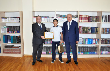 Pirallahı rayonunda “Konstitusiya və Suverenlik İli” çərçivəsində  “27 Sentyabr – Anım Günü”nə həsr olunmuş “Zəfər ruhu” adlı esse müsabiqəsi keçirilmişdir