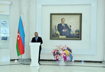 Pirallahı rayonunda Ulu Öndər Heydər Əliyevin anadan olmasının 103-cü ildönümünə həsr olunmuş ağacəkmə aksiyası və  “Heydər Əliyev–Xalqa həsr edilən ömür” başlıqlı tədbir keçirilib