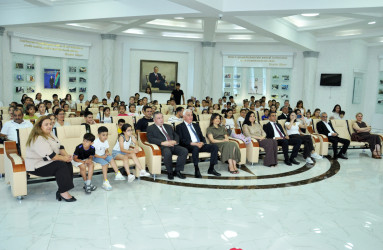 Pirallahı rayonunda Azərbaycan Dövlət Kukla Teatrının təqdimatında  tamaşa nümayiş etdirilib