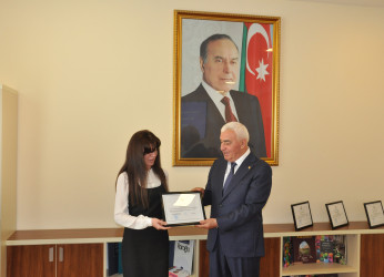 Dövlət qulluqçularının peşə bayramı gününə həsr olunmuş tədbir keçirilib