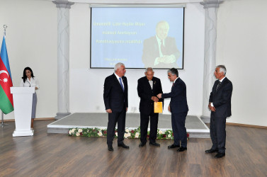 Pirallahıda “Konstitusiya və Suverenlik İli” çərçivəsində ağacəkmə aksiyası və  konfrans keçirilib