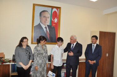 Pirallahı rayonunda yeni tədris ilinin başlanması münasibətilə  təhsil müəssisələrinin rəhbərləri və 2025–2026-cı tədris ilində yüksək nəticələrlə ali təhsil müəssisələrinə qəbul olunmuş məzunlarla  görüş keçirilib