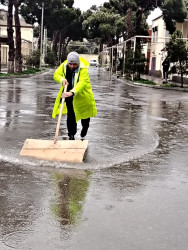 Pirallahı rayonunda fasiləsiz yağan yağışın yaratdığı fəsadlara qarşı tədbirlər davam etdirilir