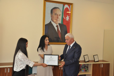 Dövlət qulluqçularının peşə bayramı gününə həsr olunmuş tədbir keçirilib