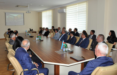 Ulu Öndər Heydər Əliyevin ilk dəfə siyasi hakimiyyətə gəlişinin ildönümünə həsr olunmuş “Milli inkişaf yolunun başlanğıcı” mövzusunda dəyirmi masa keçirilib