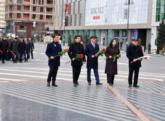 Rayon ictimaiyyətinin nümayəndələri "Ana harayı” abidəsini ziyarət etdilər