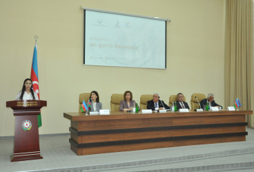 Beynəlxalq Ailə Gününə həsr olunan konfrans: “Ailəmiz - ən güclü dəyərimiz”