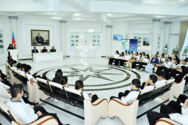 Pirallahı rayonunda “Dövlət Müstəqilliyinin Bərpası Günü”nə həsr olunmuş tədbirlər keçirilib