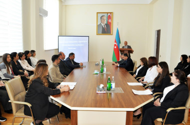 Uşaqlarla işləyən mütəxəssislərin peşəkarlığının artırılması istiqamətində maarifləndirici tədbir keçirilib