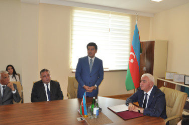 Dövlət qulluqçularının peşə bayramı gününə həsr olunmuş tədbir keçirilib