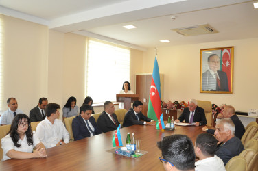 Pirallahı rayonunda qəbul imtahanlarında yüksək nəticə əldə etmiş məzunlarla görüş keçirilmişdir