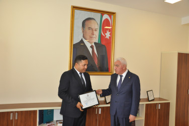 Dövlət qulluqçularının peşə bayramı gününə həsr olunmuş tədbir keçirilib