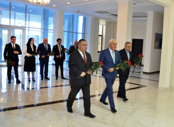 Pirallahı rayonunda “Konstitusiya və Suverenlik İli” çərçivəsində  “Tarix yazan lider: Müasir dövlətçilik fenomeni” mövzusunda  elmi-praktik konfrans keçirilib